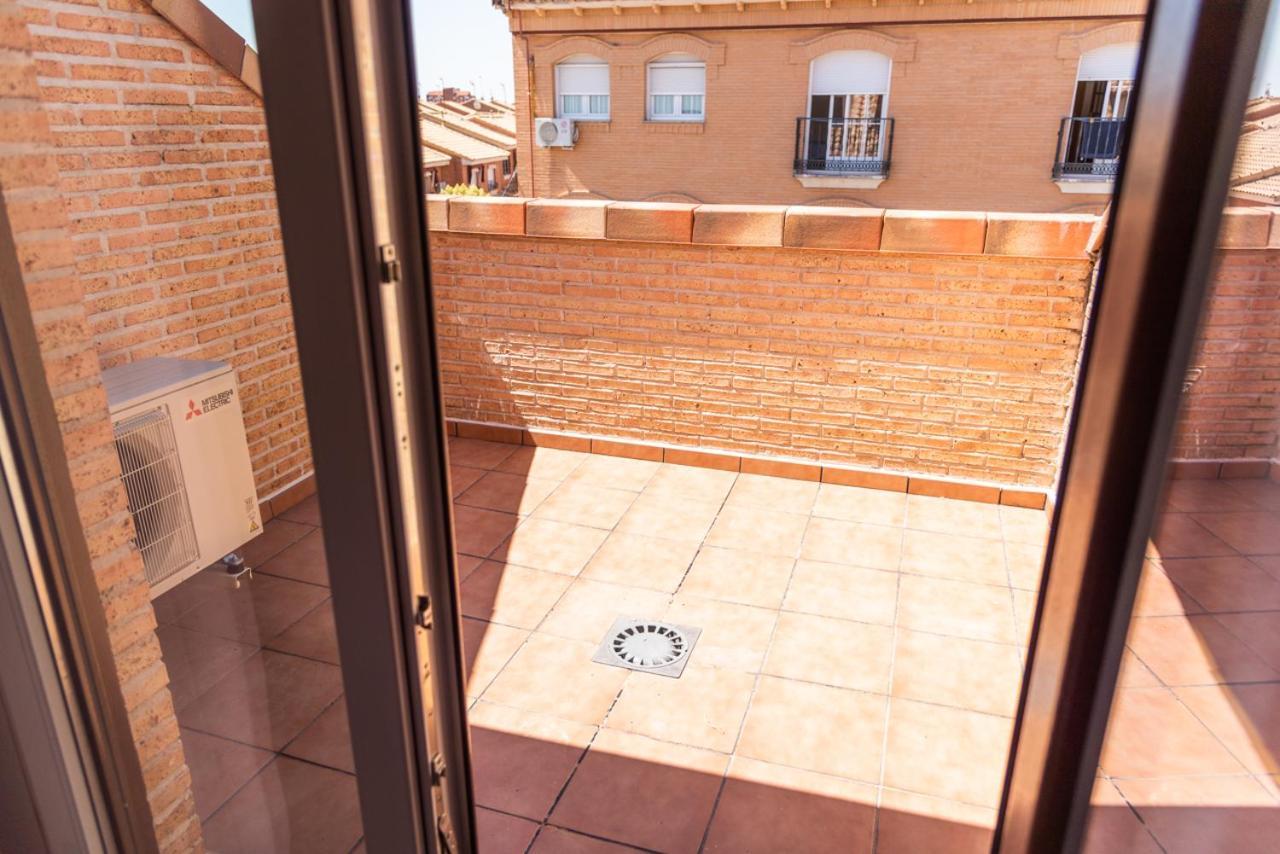 Apartamentos Hotel Carlos I Yuncos Екстериор снимка